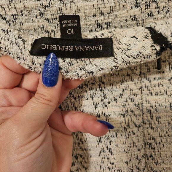 Banana Republic knee length tweed pencil skirt - Picture 2 of 4